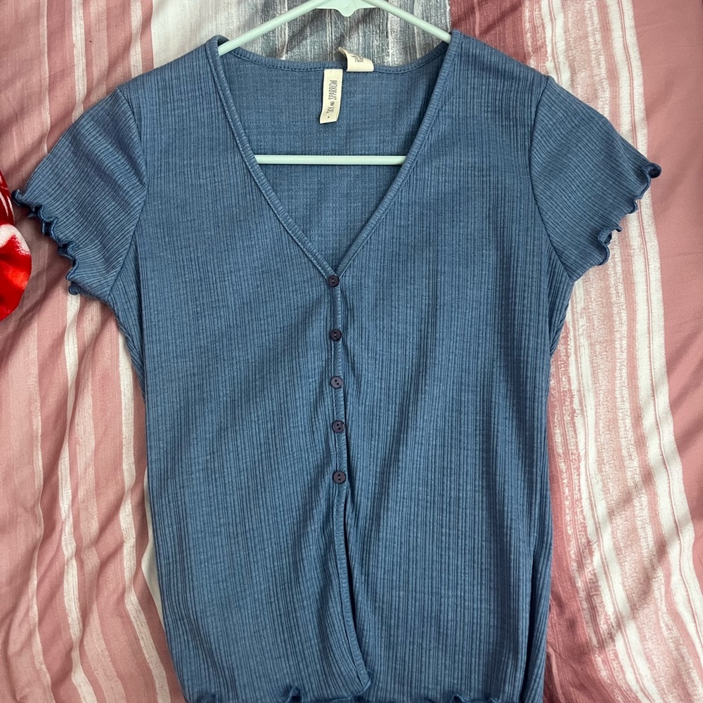 Tilly's Gray Ribbed Buttoned Blouse